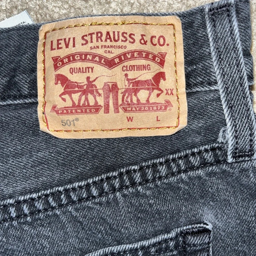 Levi's 501 Jean Women's Size 31 Black Cut Off Denim Shorts Button Fly‎